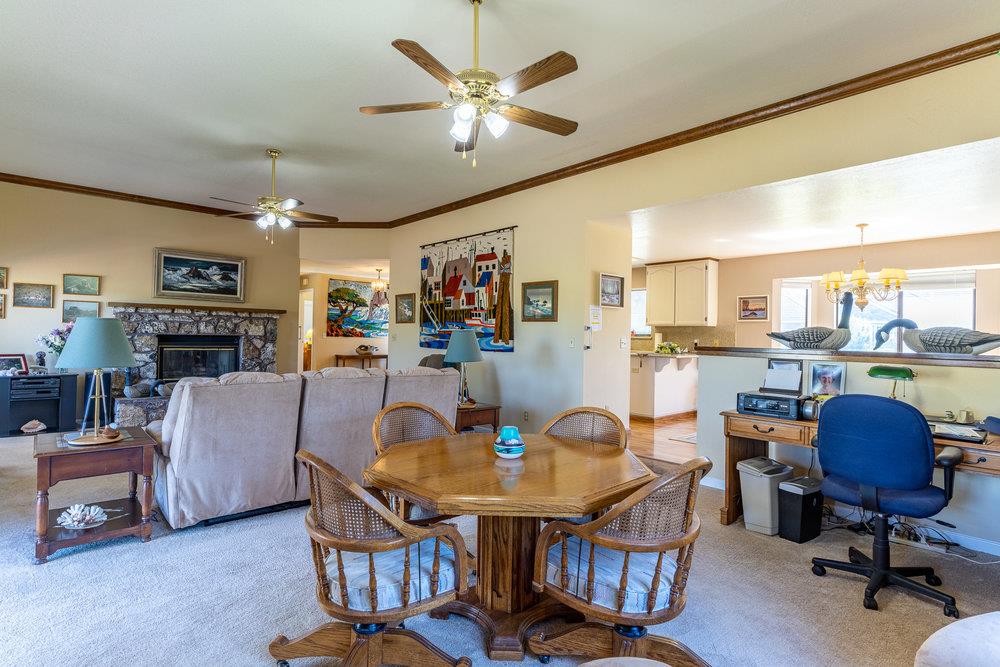 885 S Ridgemark Dr, Hollister, CA 95023 2 Beds 2 Baths (Expired