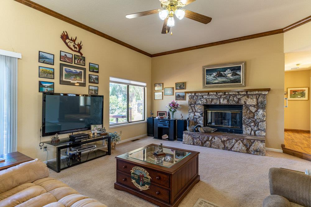 885 S Ridgemark Dr, Hollister, CA 95023 2 Beds 2 Baths (Active