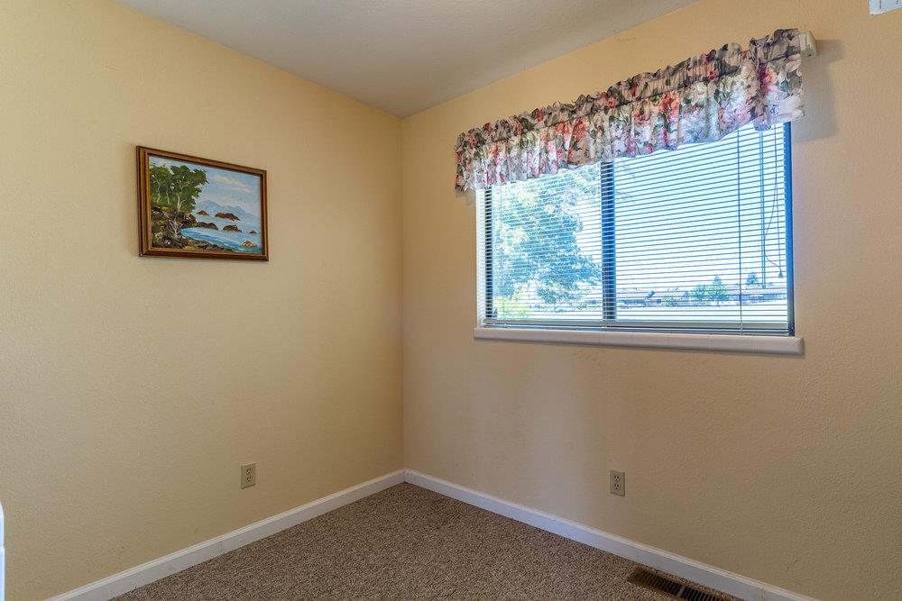 885 S Ridgemark Dr, Hollister, CA 95023 2 Beds 2 Baths (Expired