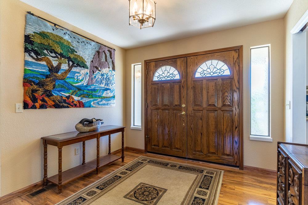 885 S Ridgemark Dr, Hollister, CA 95023 2 Beds 2 Baths (Expired