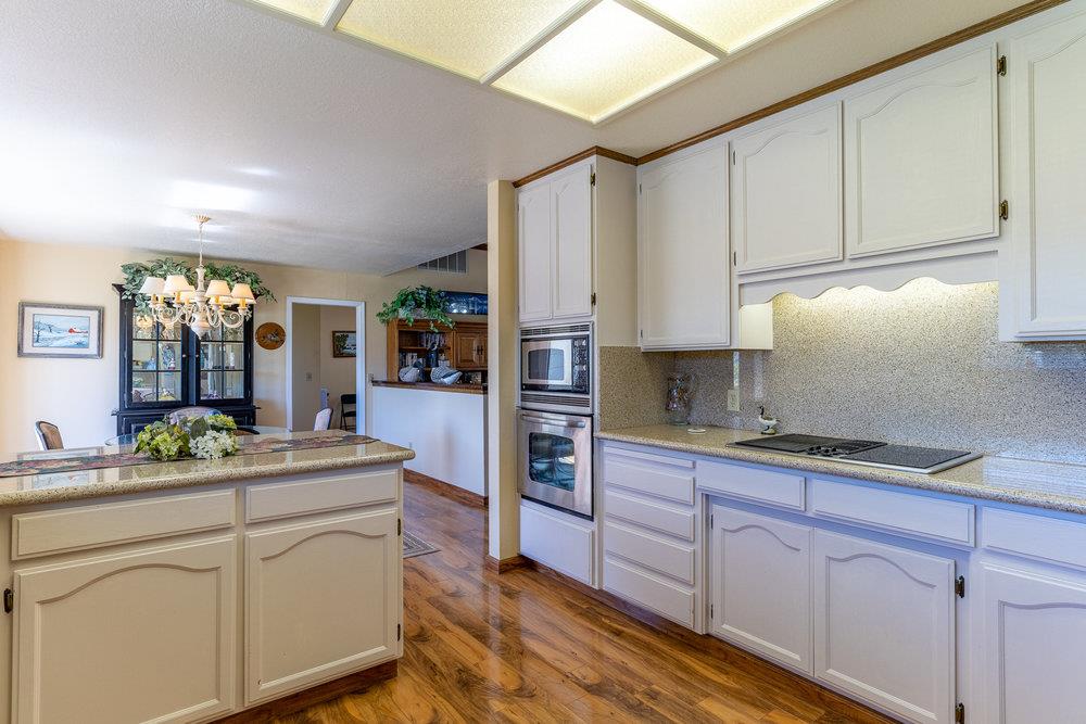 885 S Ridgemark Dr, Hollister, CA 95023 2 Beds 2 Baths (Active