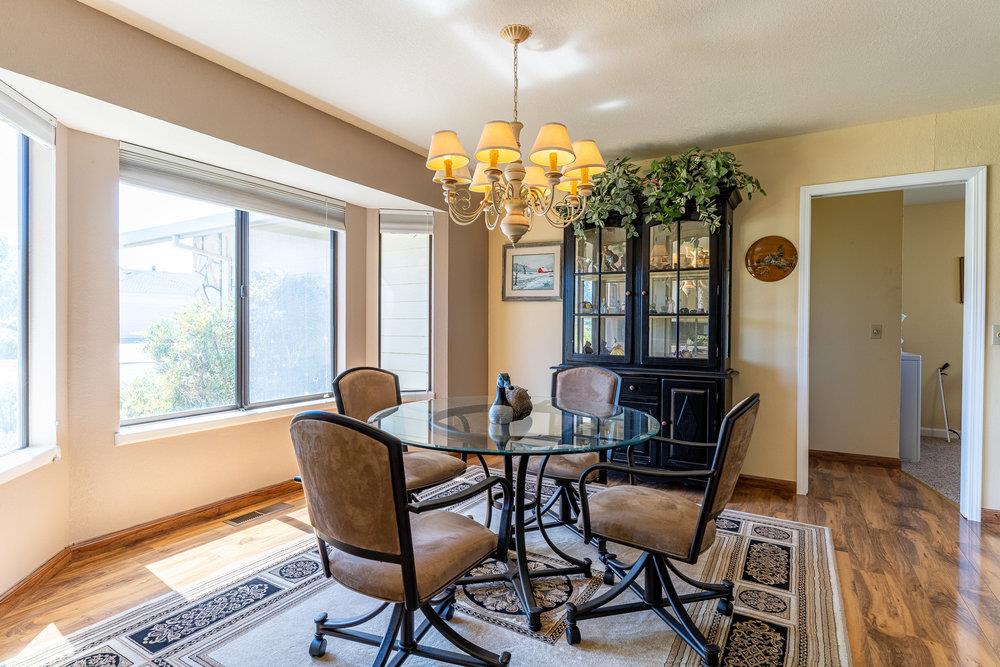 885 S Ridgemark Dr, Hollister, CA 95023 2 Beds 2 Baths (Expired