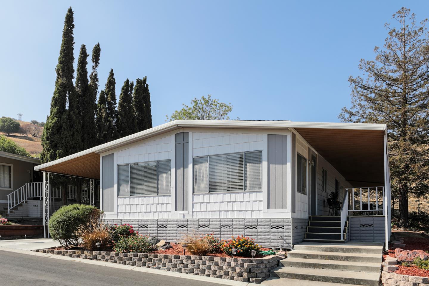 321 Mill Pond Dr 321, San Jose, CA 95125 2 Beds 2 Baths (Sold