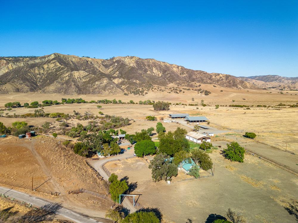 Photo of 10001 Willow Creek Rd in Paicines, CA