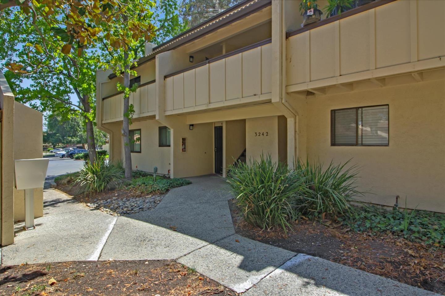 Detail Gallery Image 1 of 1 For 3242 Kimber Ct #42,  San Jose,  CA 95124 - 2 Beds | 1 Baths