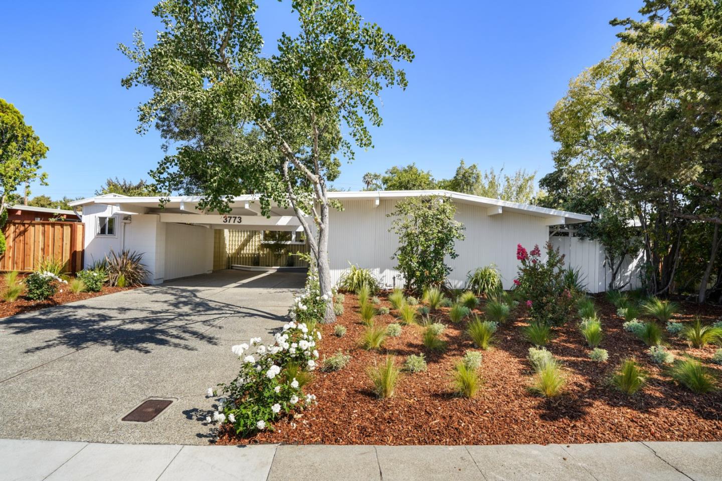 Detail Gallery Image 1 of 1 For 3773 Redwood Cir, Palo Alto,  CA 94306 - 3 Beds | 2 Baths