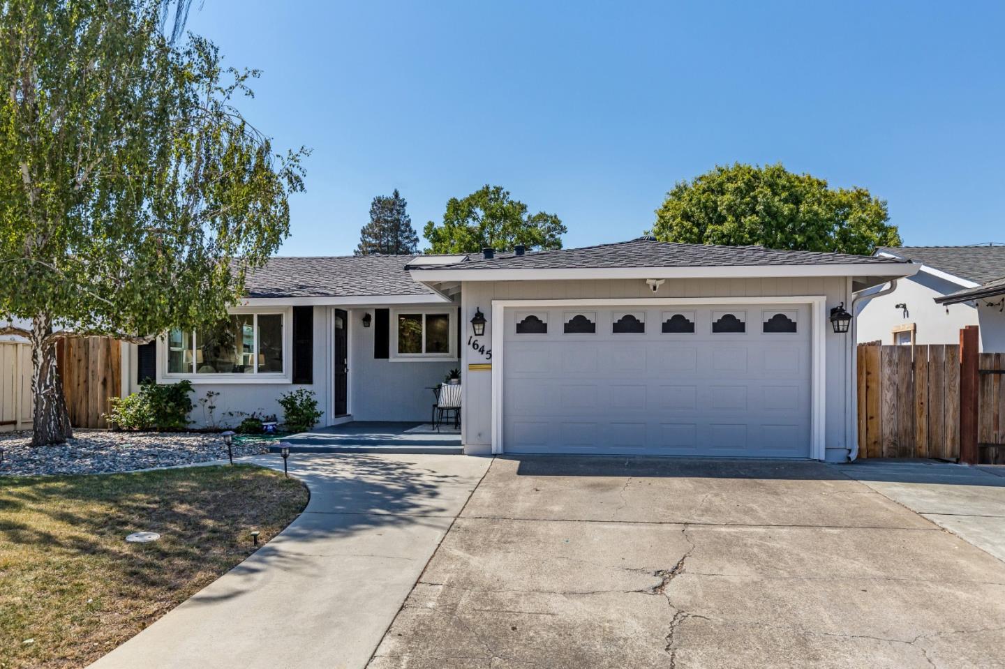 Detail Gallery Image 1 of 1 For 1645 Ardenwood Dr, San Jose,  CA 95129 - 3 Beds | 2 Baths