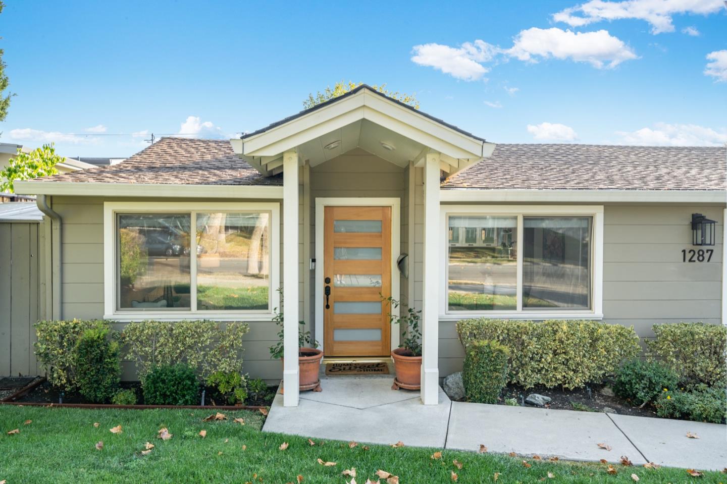 Detail Gallery Image 1 of 1 For 1287 Fernside St, Redwood City,  CA 94061 - 3 Beds | 2 Baths