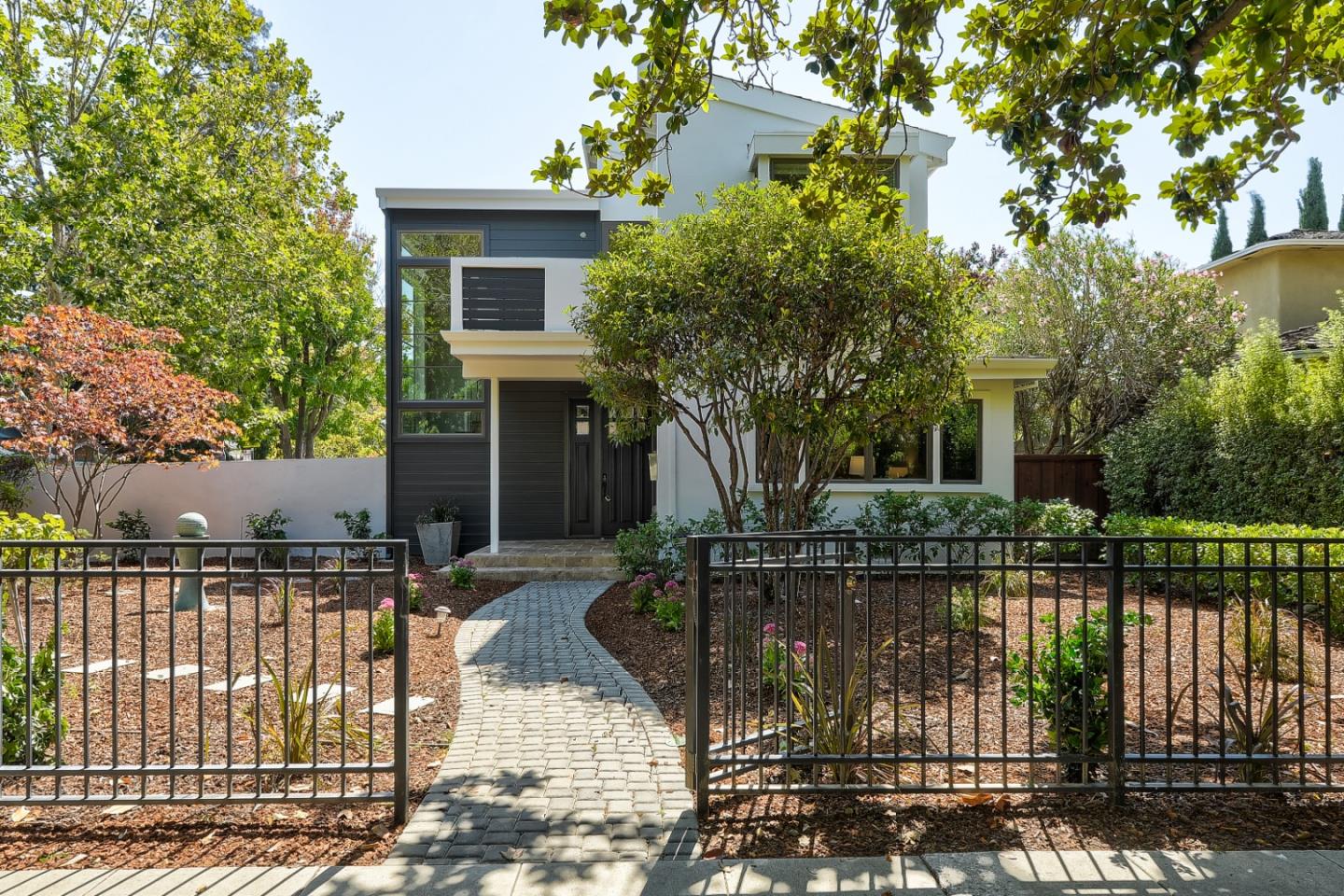 Detail Gallery Image 1 of 1 For 1492 Hamilton Ave, Palo Alto,  CA 94301 - 5 Beds | 3/1 Baths