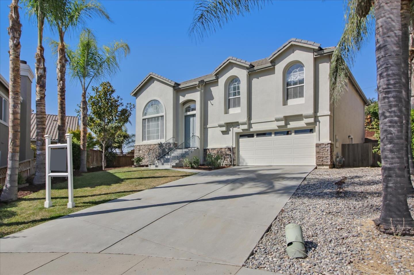 Detail Gallery Image 1 of 1 For 6562 Alyssa Dr, San Jose,  CA 95138 - 4 Beds | 3/1 Baths