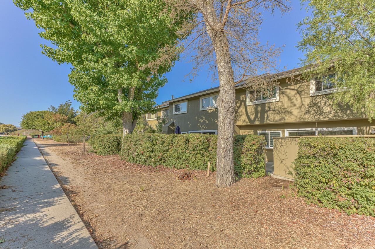 19519 Creekside Ct, Salinas, CA 93908 3 Beds 2/1 Baths (Canceled