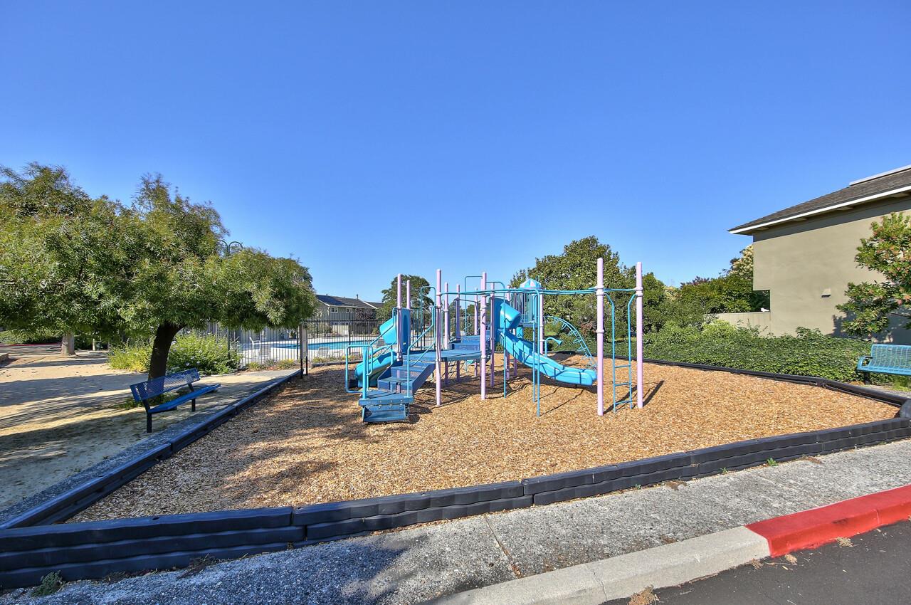 19519 Creekside Ct, Salinas, CA 93908 3 Beds 2/1 Baths (Canceled