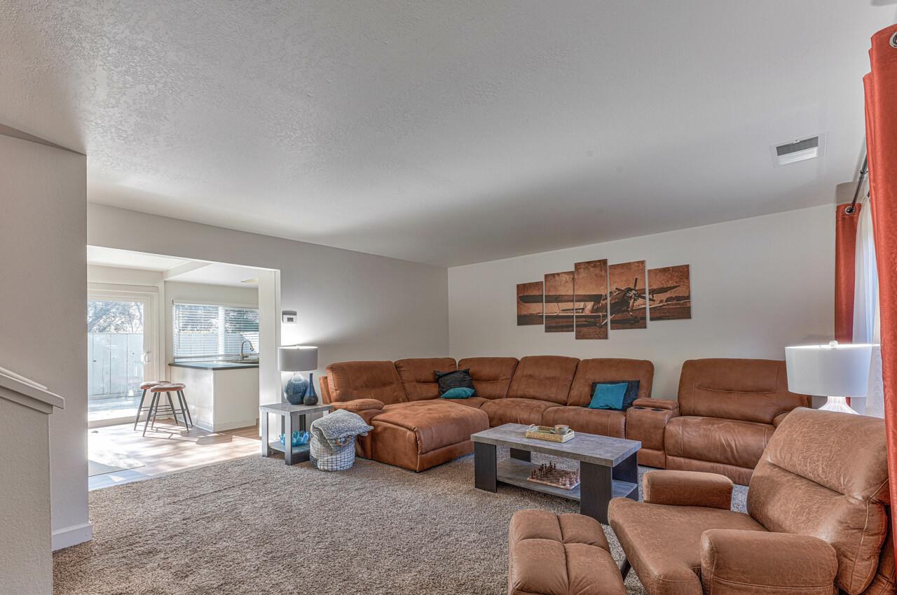 19519 Creekside Ct, Salinas, CA 93908 3 Beds 2/1 Baths (Canceled