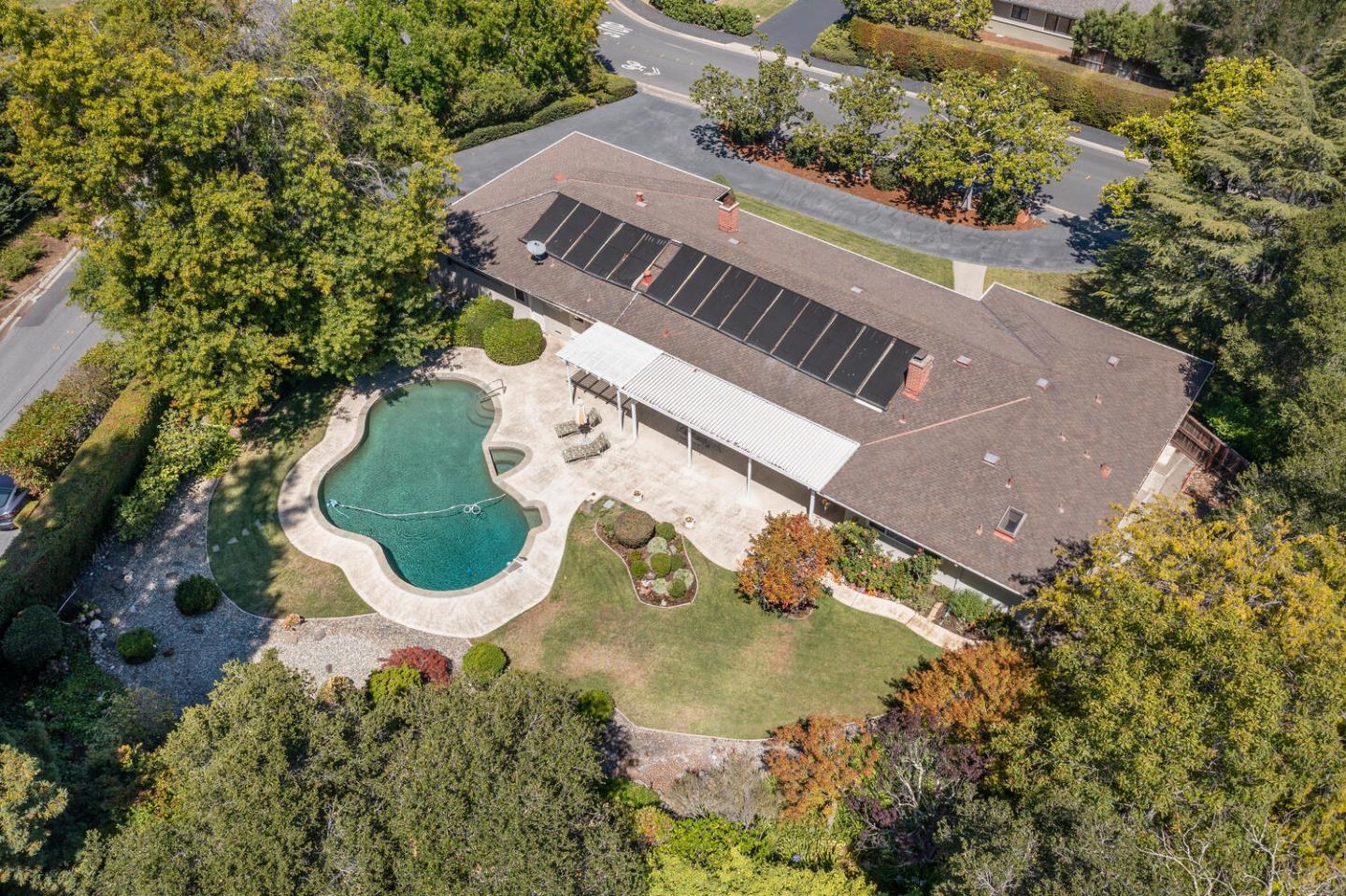 975 Hillsborough Blvd, Hillsborough, CA 94010 3 Beds 2/1 Baths (Active) ML81906801 MLSL