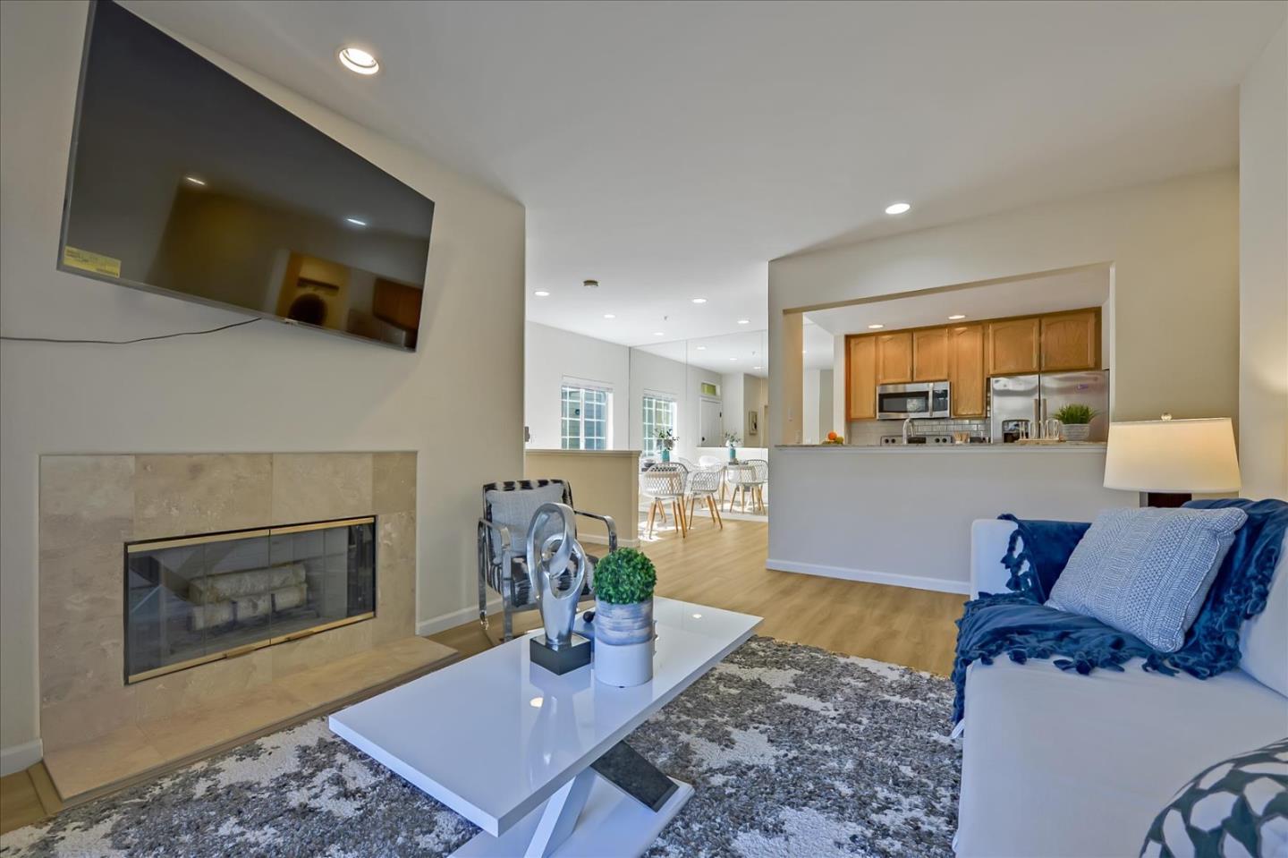 Detail Gallery Image 1 of 1 For 2014 Hastings Shore Ln #212,  Redwood City,  CA 94065 - 2 Beds | 2 Baths