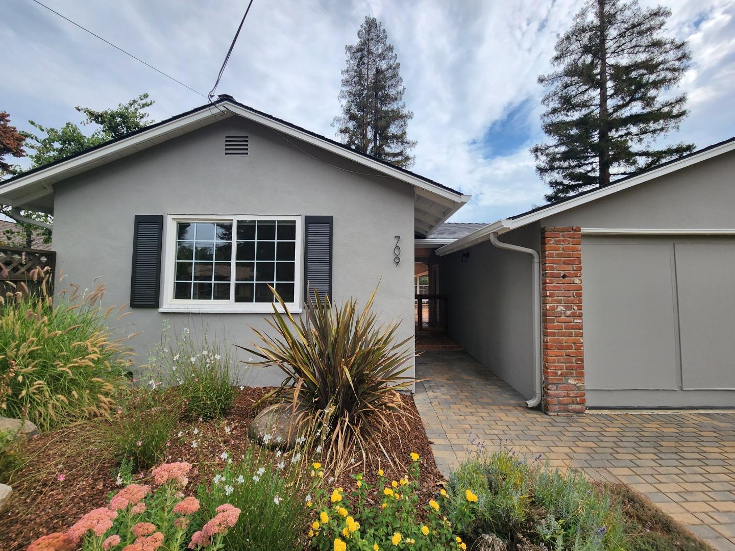 Detail Gallery Image 1 of 1 For 709 Los Ninos Way, Los Altos,  CA 94022 - 3 Beds | 2 Baths