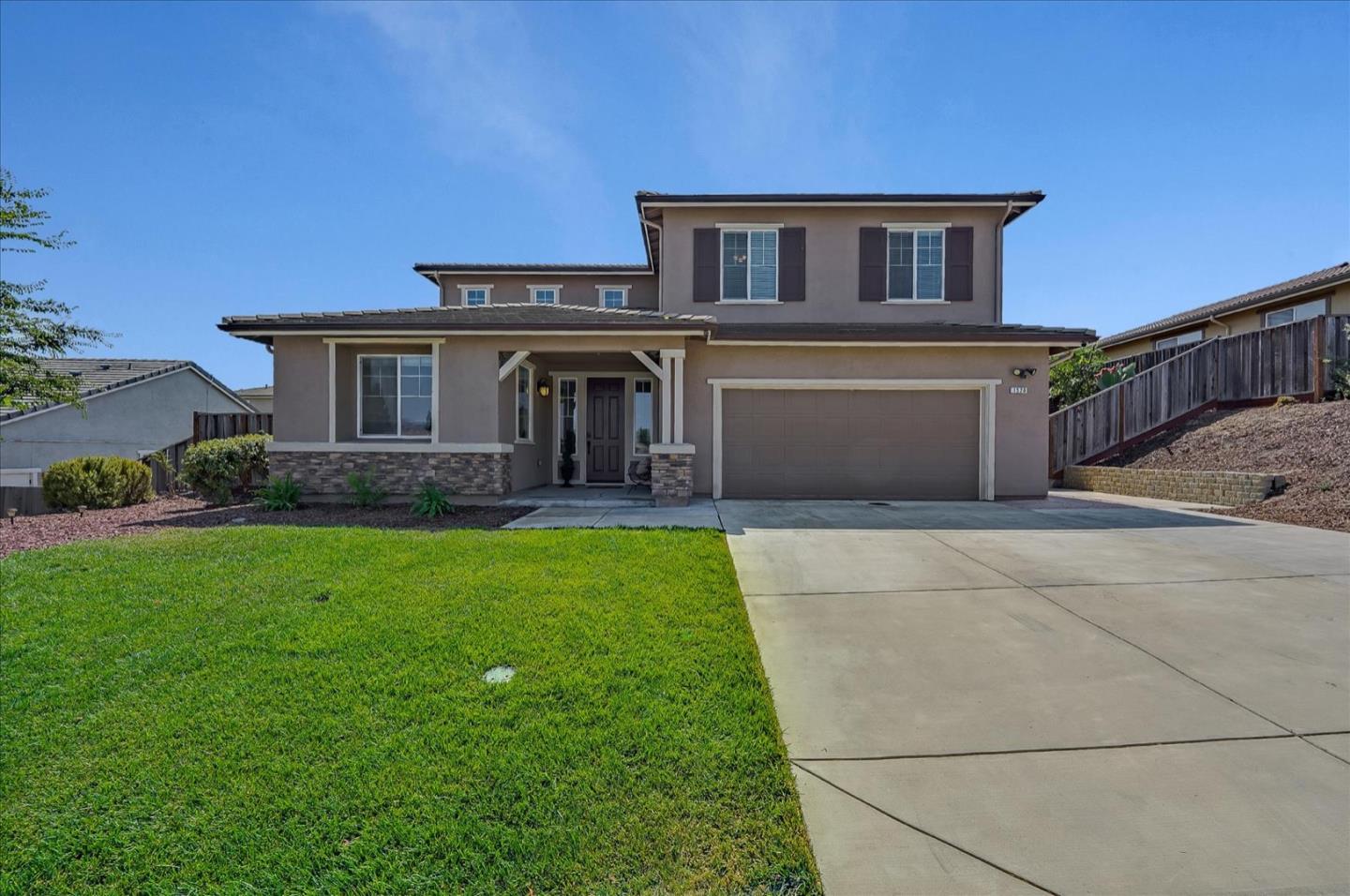 Detail Gallery Image 1 of 63 For 1520 Arrowhead Ct, Gilroy,  CA 95020 - 5 Beds | 4 Baths