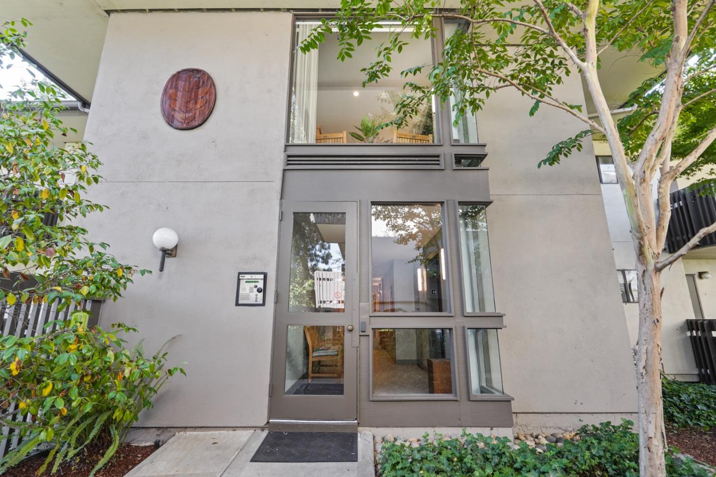 Browse active condo listings in MENLO COMMONS