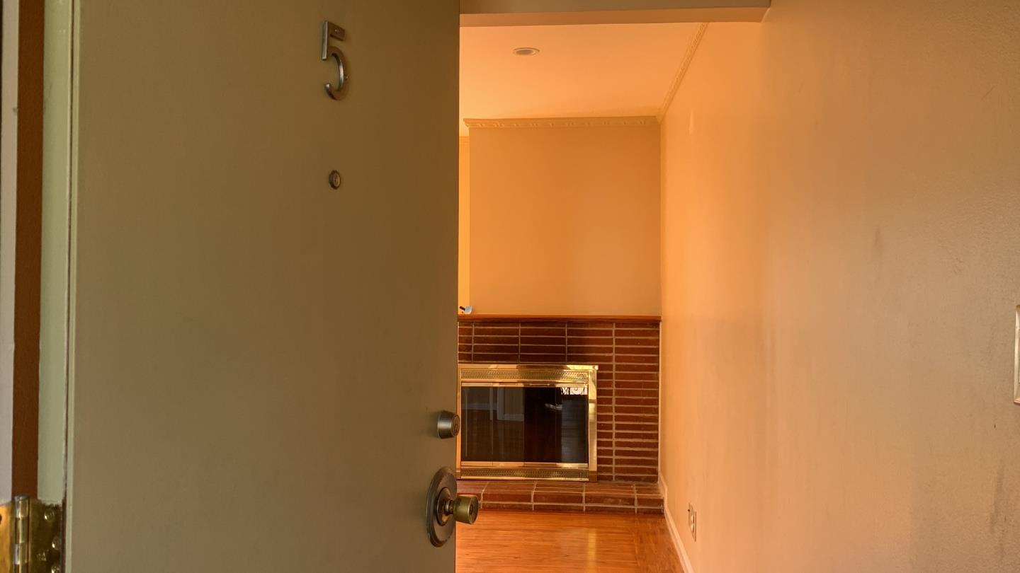 Detail Gallery Image 9 of 33 For 612 S El Camino Real #5,  San Mateo,  CA 94402 - 2 Beds | 1 Baths