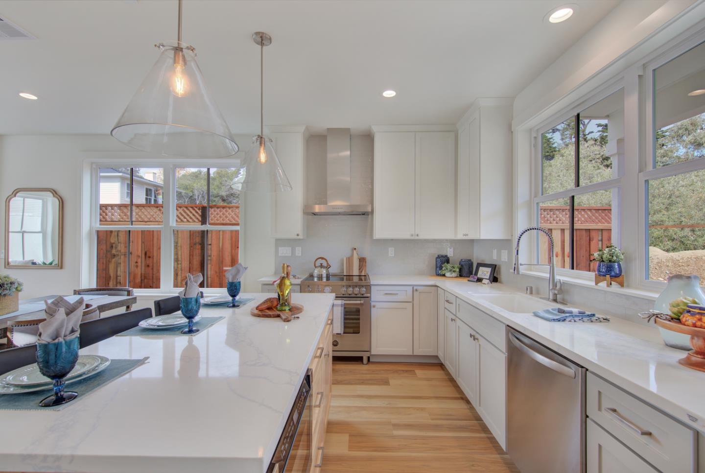 Detail Gallery Image 13 of 38 For 104 Staggi Ln, Soquel,  CA 95073 - 3 Beds | 2/1 Baths