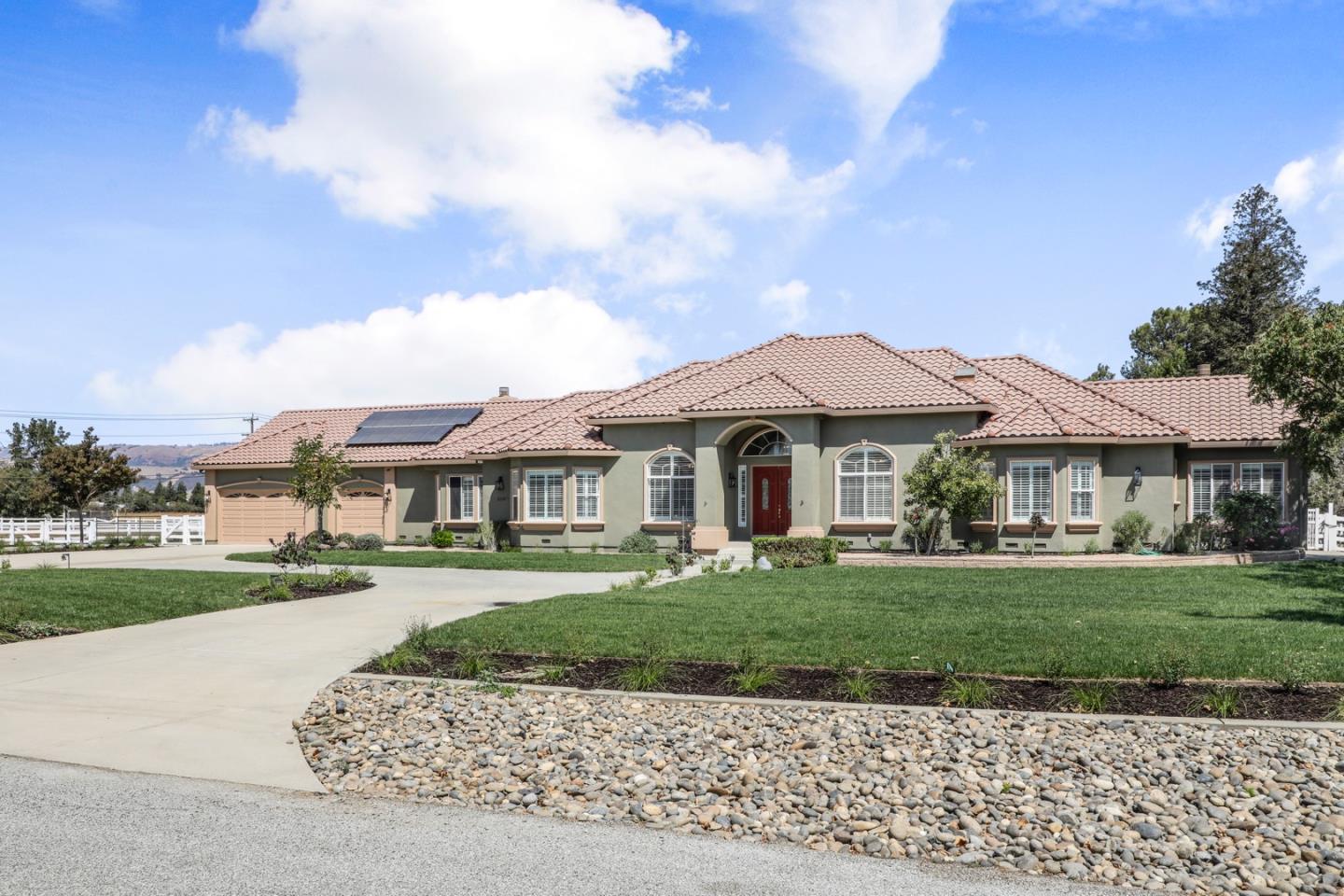 12340 Highland Estates Ln, San Martin, CA 95046 5 Beds 4 Baths
