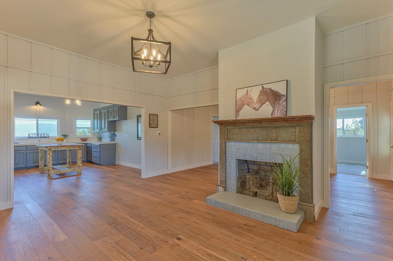 Detail Gallery Image 1 of 35 For 520 River Rd, Salinas,  CA 93908 - 3 Beds | 2 Baths