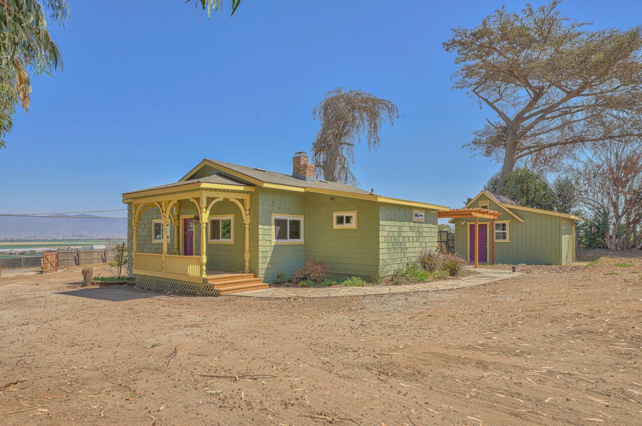 520 River Rd, Salinas, CA 93908 3 Beds 2 Baths (Contingent