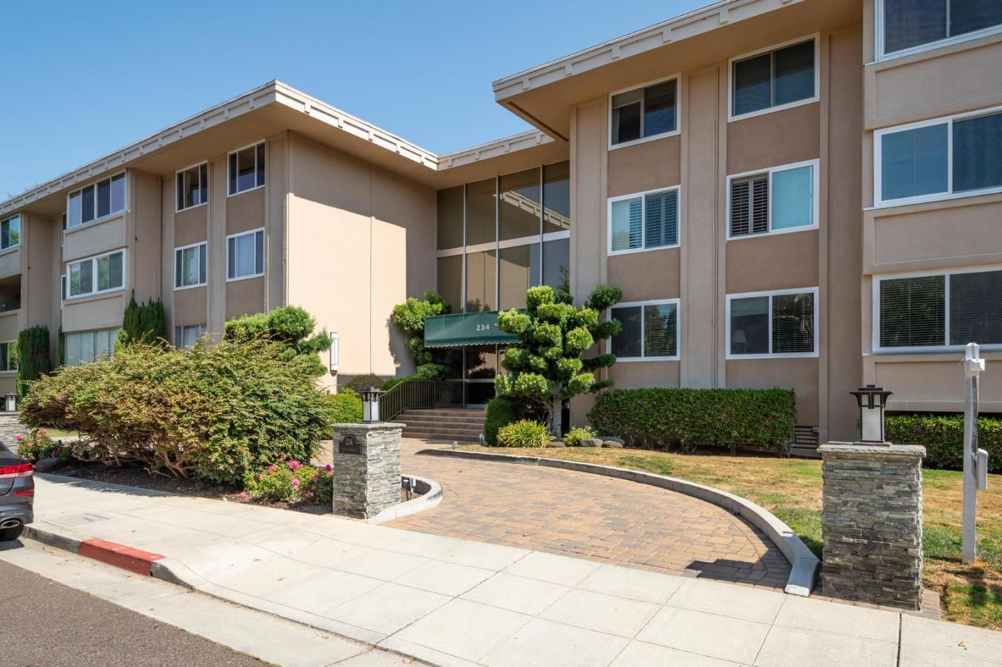 Detail Gallery Image 1 of 1 For 234 Elm St #310,  San Mateo,  CA 94401 - 3 Beds | 2 Baths