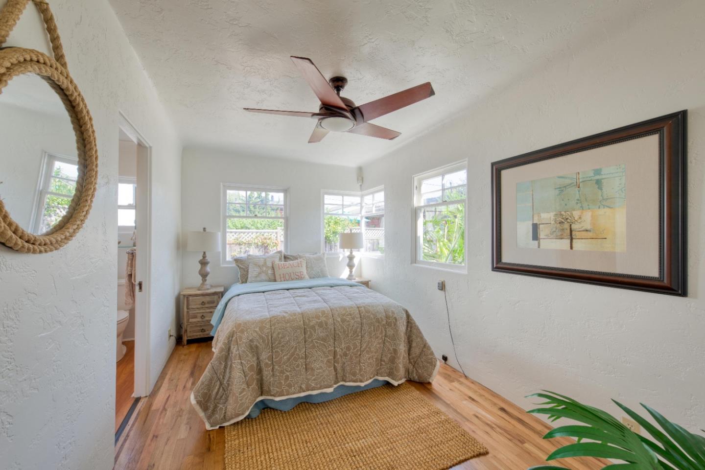 1118 Seabright Ave, Santa Cruz, CA 95062 2 Beds 1 Baths