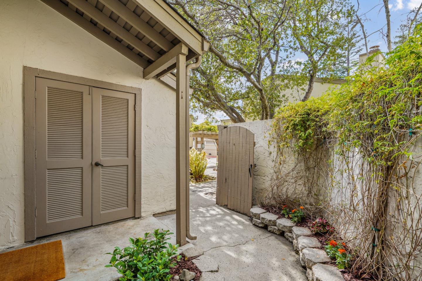 Detail Gallery Image 1 of 24 For 19224 Vineyard Ln, Saratoga,  CA 95070 - 2 Beds | 1/1 Baths