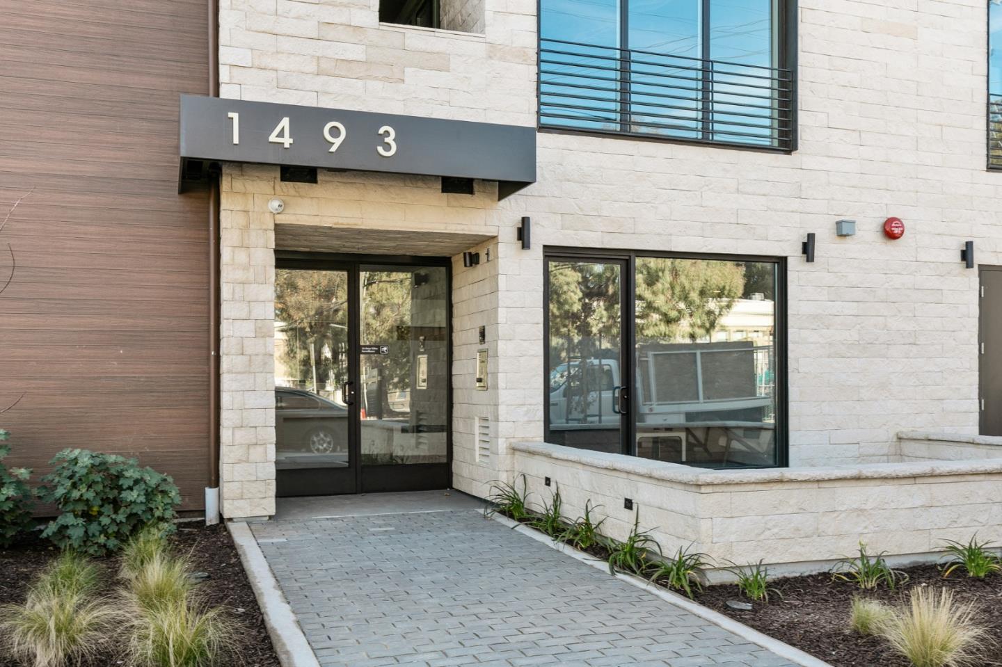 More Details about MLS # ML81907602 : 1493 OAK GROVE AVE 403