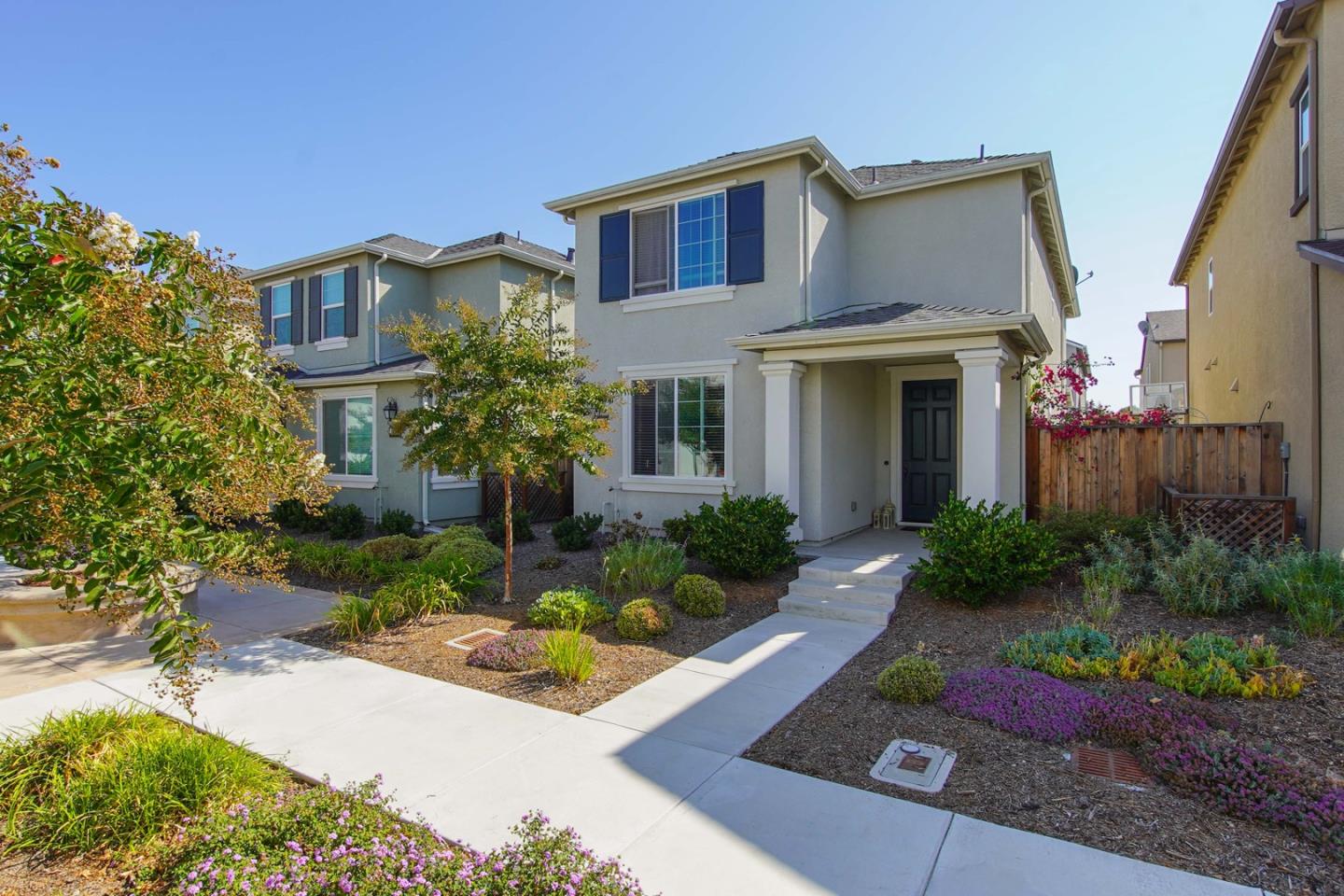 Detail Gallery Image 1 of 1 For 145 Heartland Dr, Hollister,  CA 95023 - 3 Beds | 2/1 Baths