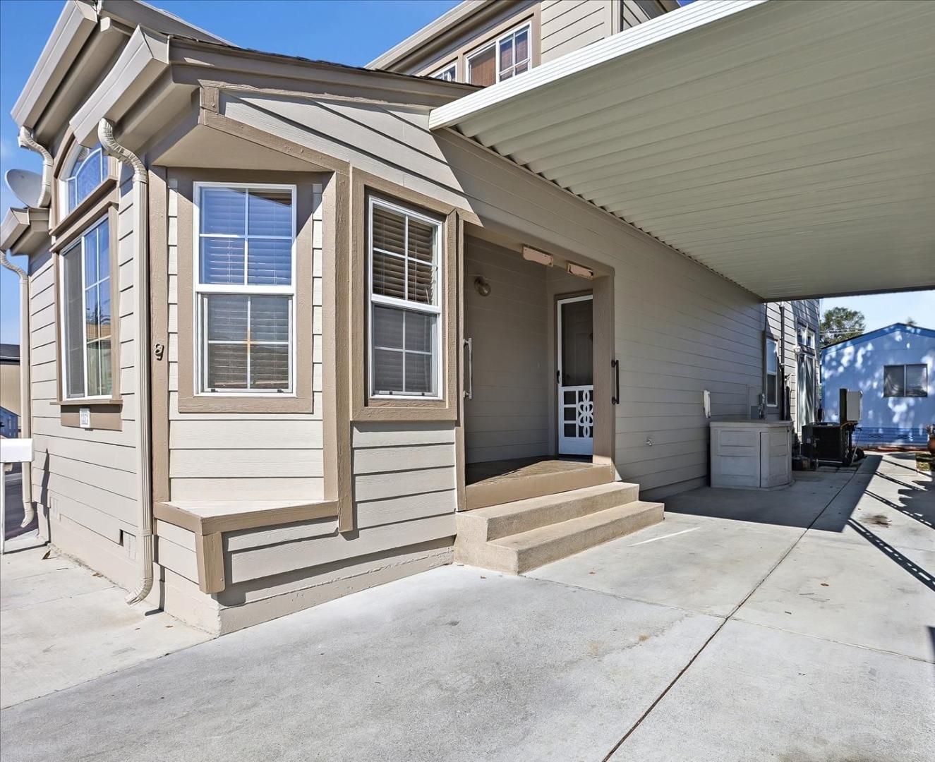 Detail Gallery Image 1 of 1 For 1201 Sycamore Ter #27,  Sunnyvale,  CA 94086 - 3 Beds | 2 Baths