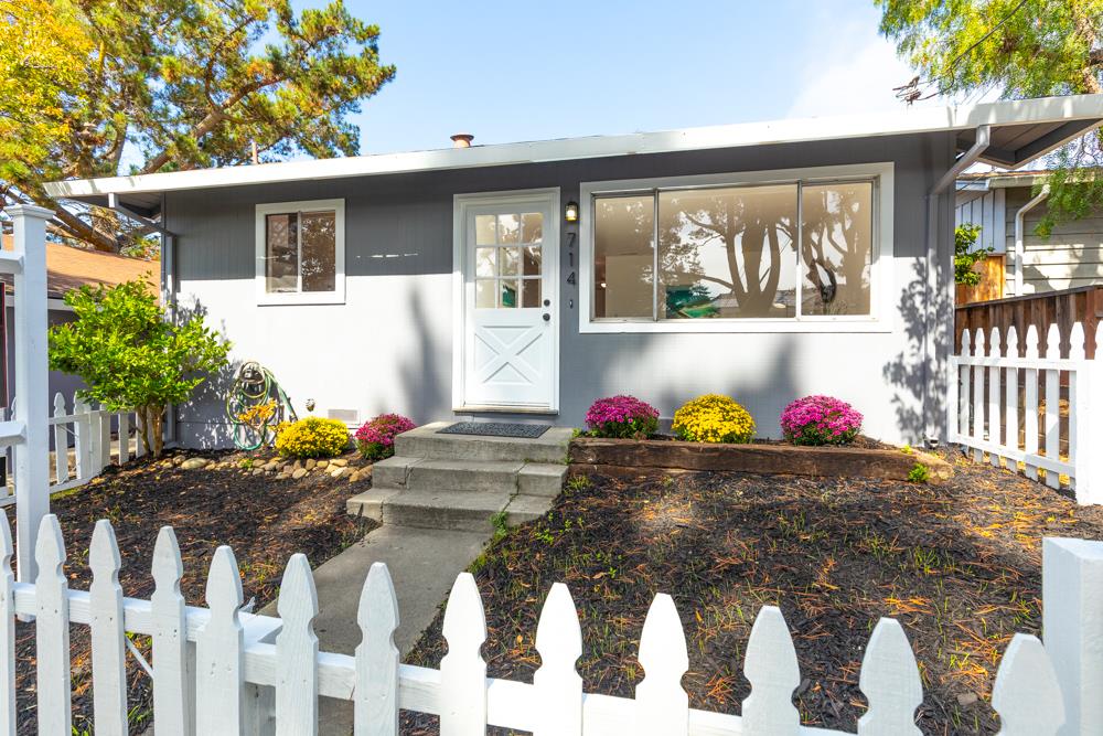 Detail Gallery Image 1 of 1 For 714 Hill St, Capitola,  CA 95010 - 3 Beds | 2 Baths