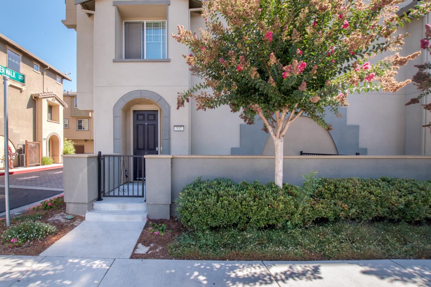 532 Almaden Walk Loop, San Jose, CA 95125 2 Beds 2/1 Baths (Sold