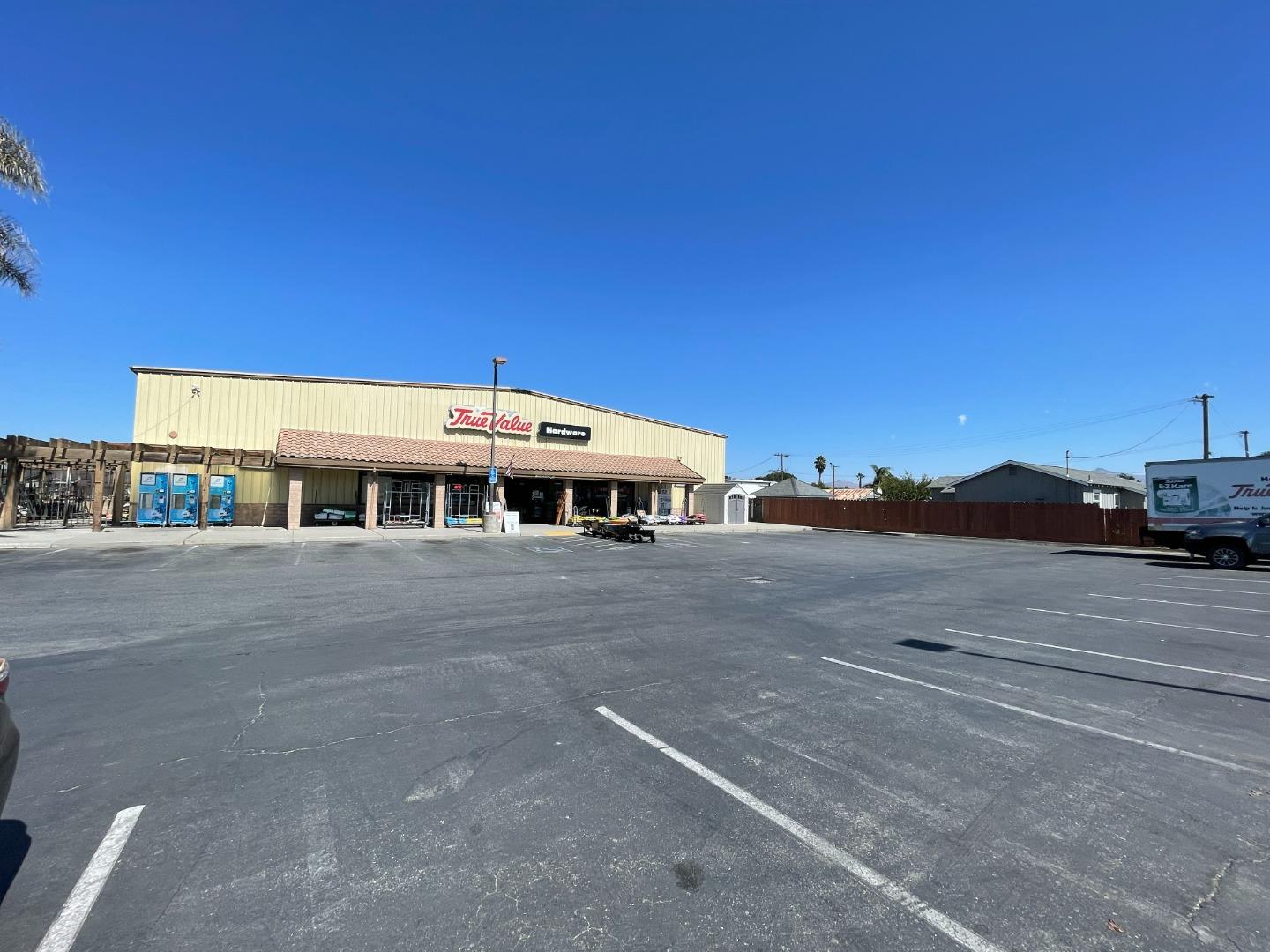 1260 Fourth St, Hollister, CA 95023 Beds Baths (Active