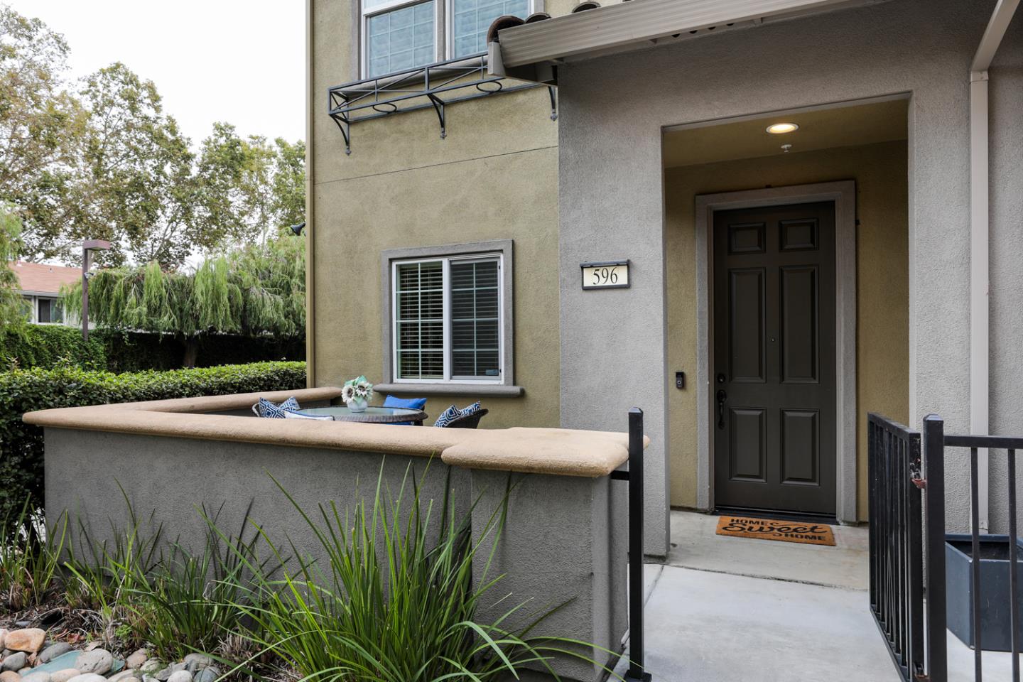 Detail Gallery Image 1 of 1 For 596 Almaden Walk Loop, San Jose,  CA 95125 - 3 Beds | 3/1 Baths