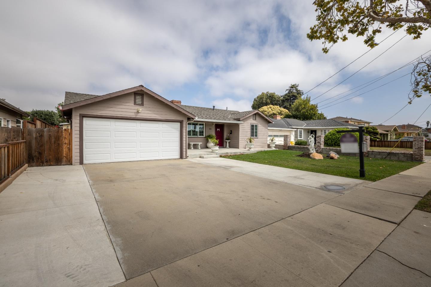 Detail Gallery Image 1 of 1 For 111 Chaparral St, Salinas,  CA 93906 - 3 Beds | 2 Baths