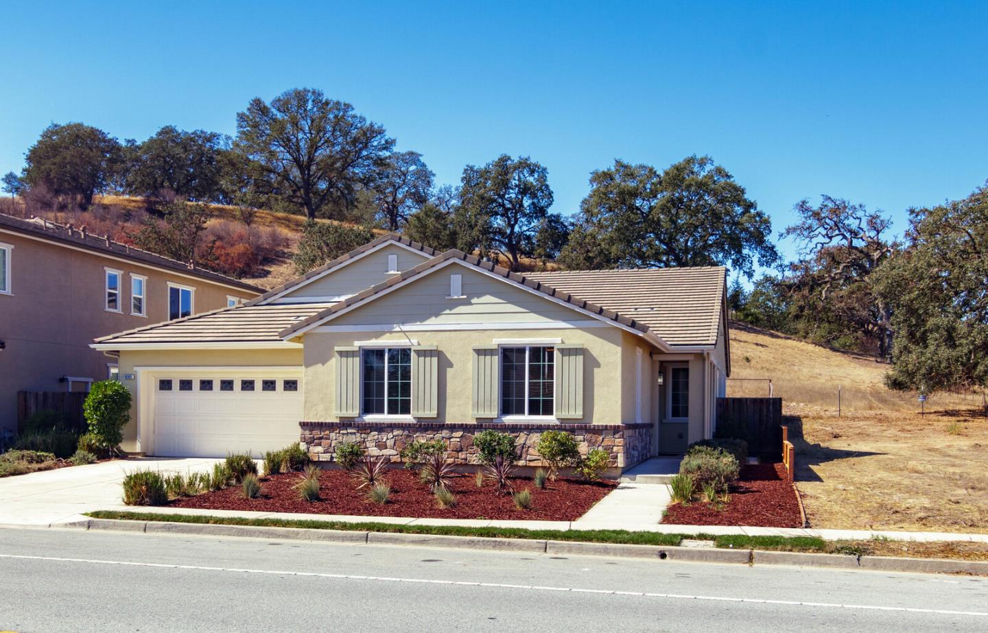 Detail Gallery Image 1 of 1 For 9283 Rancho Hills Dr, Gilroy,  CA 95020 - 4 Beds | 2/1 Baths