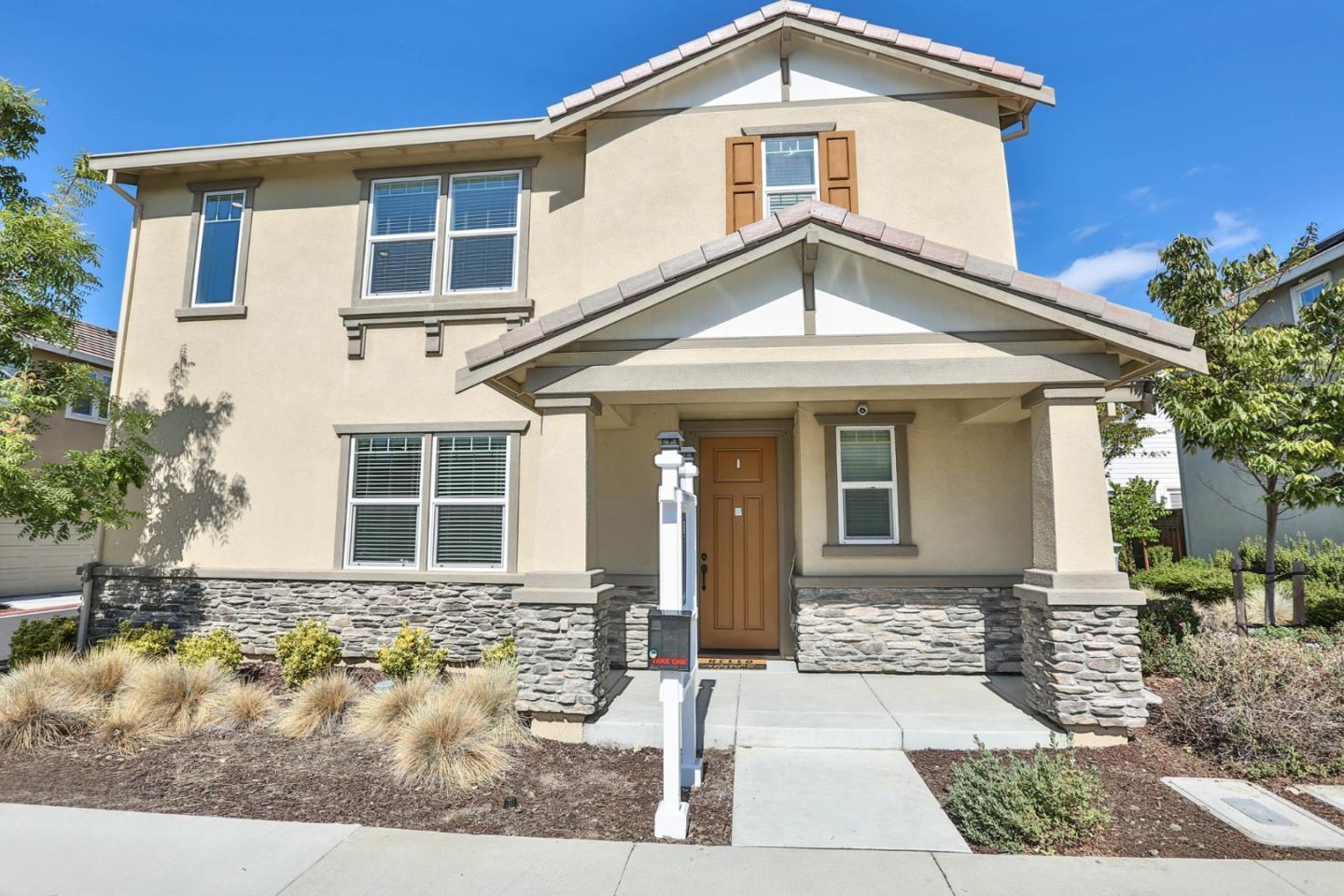 Detail Gallery Image 1 of 1 For 2517 Admiral Cir, Hayward,  CA 94545 - 3 Beds | 2/1 Baths