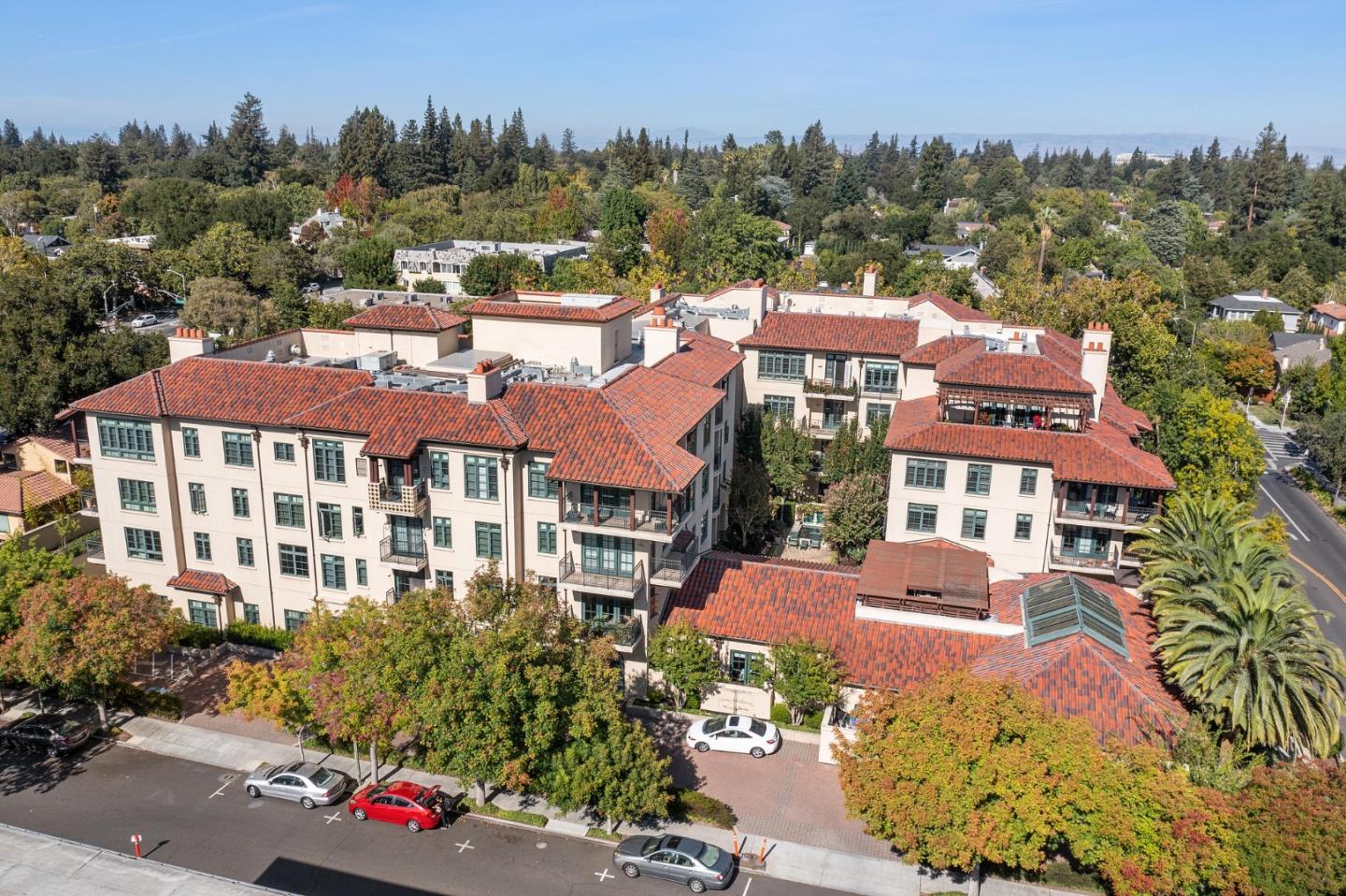 Detail Gallery Image 1 of 1 For 555 Byron St #308,  Palo Alto,  CA 94301 - 3 Beds | 2/1 Baths