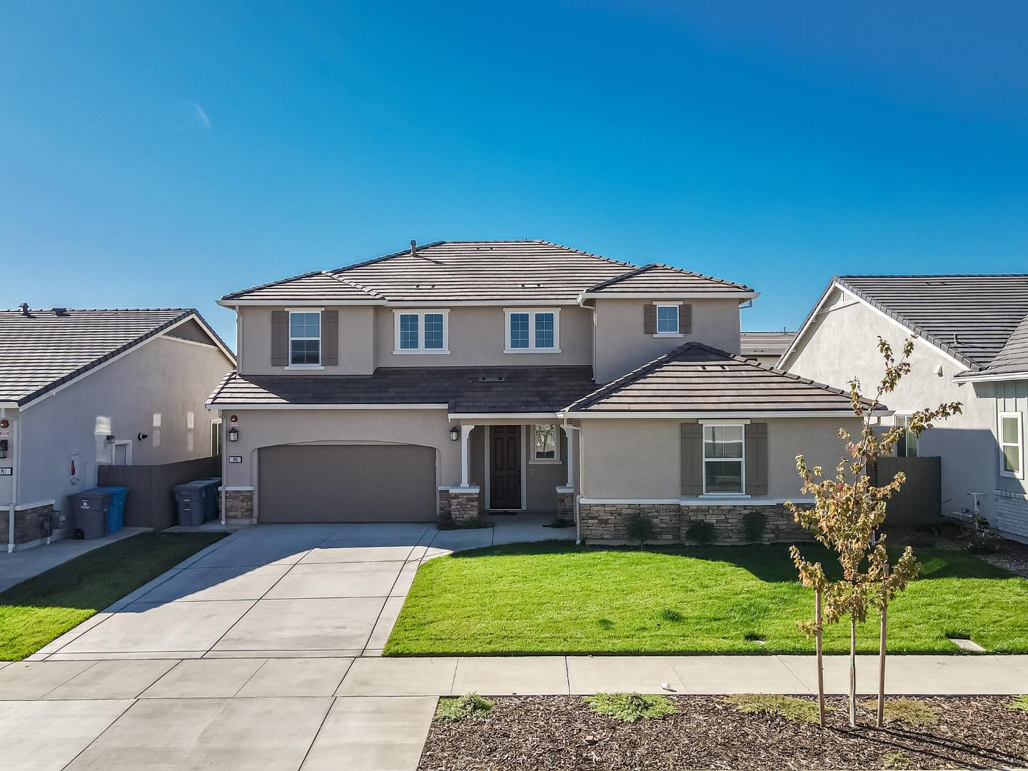 Detail Gallery Image 1 of 1 For 785 Hydrangea Dr, Vacaville,  CA 95687 - 4 Beds | 3/1 Baths