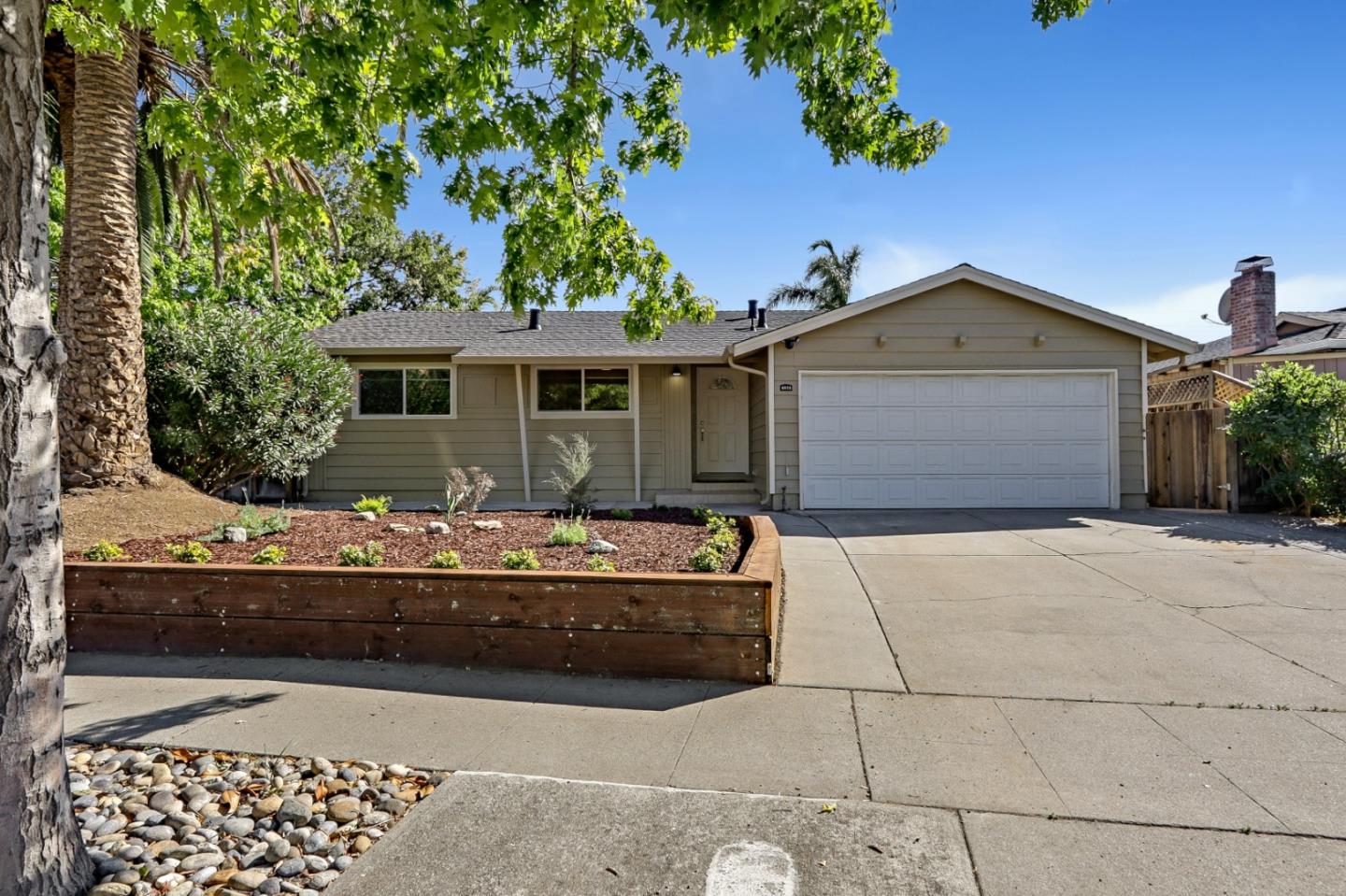 Detail Gallery Image 1 of 32 For 4910 Corbin Ave, San Jose,  CA 95118 - 4 Beds | 2 Baths
