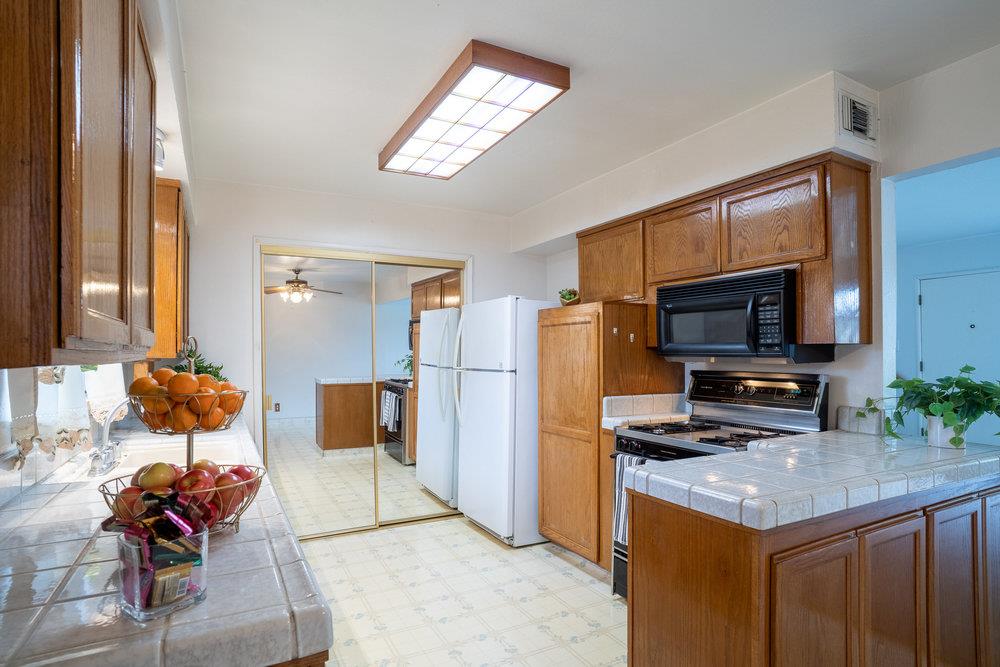 Detail Gallery Image 1 of 25 For 1529 Day Ave #A,  San Mateo,  CA 94403 - 3 Beds | 1 Baths