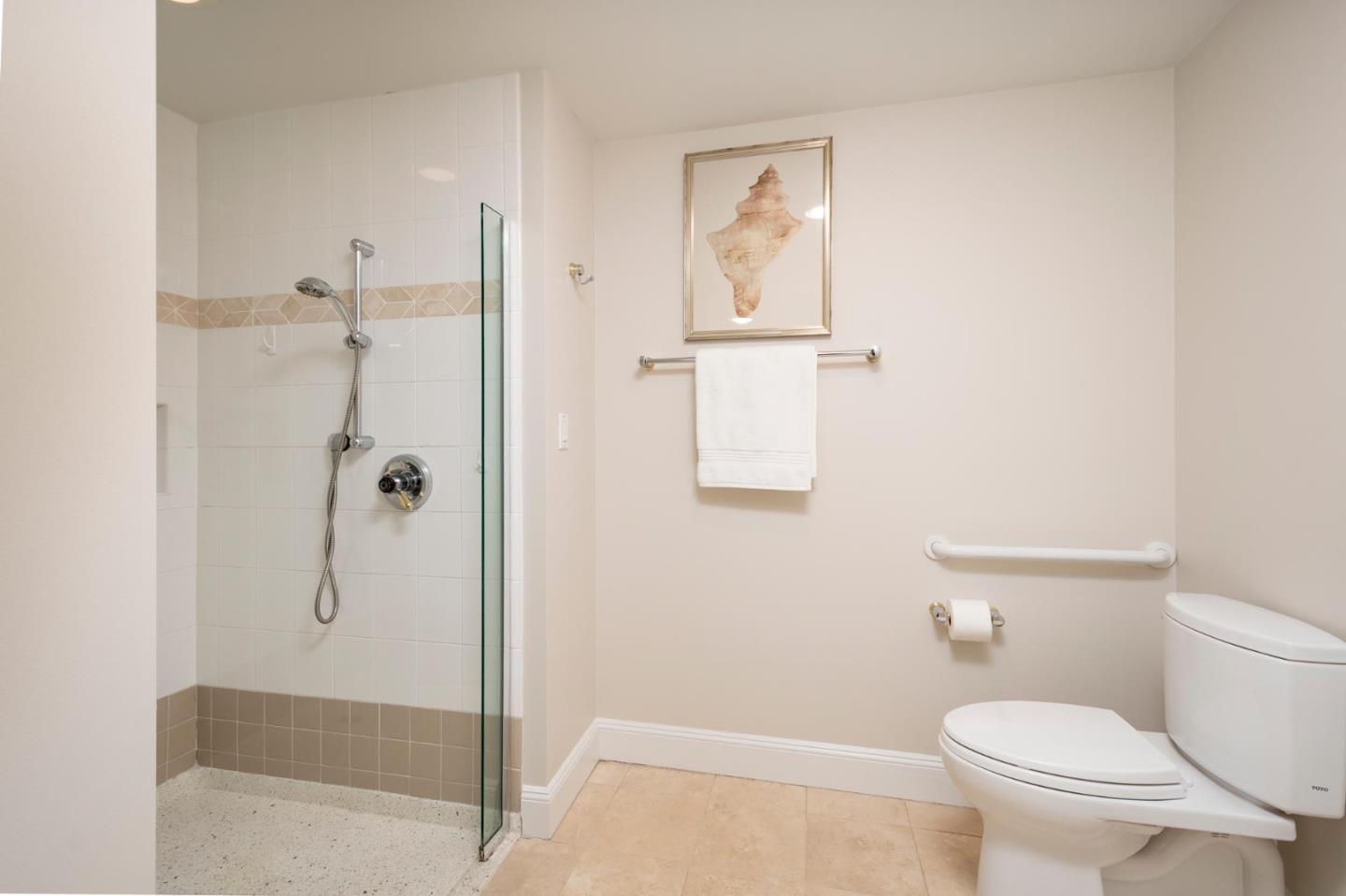 Detail Gallery Image 10 of 27 For 555 Byron St #201,  Palo Alto,  CA 94301 - 3 Beds | 2/1 Baths