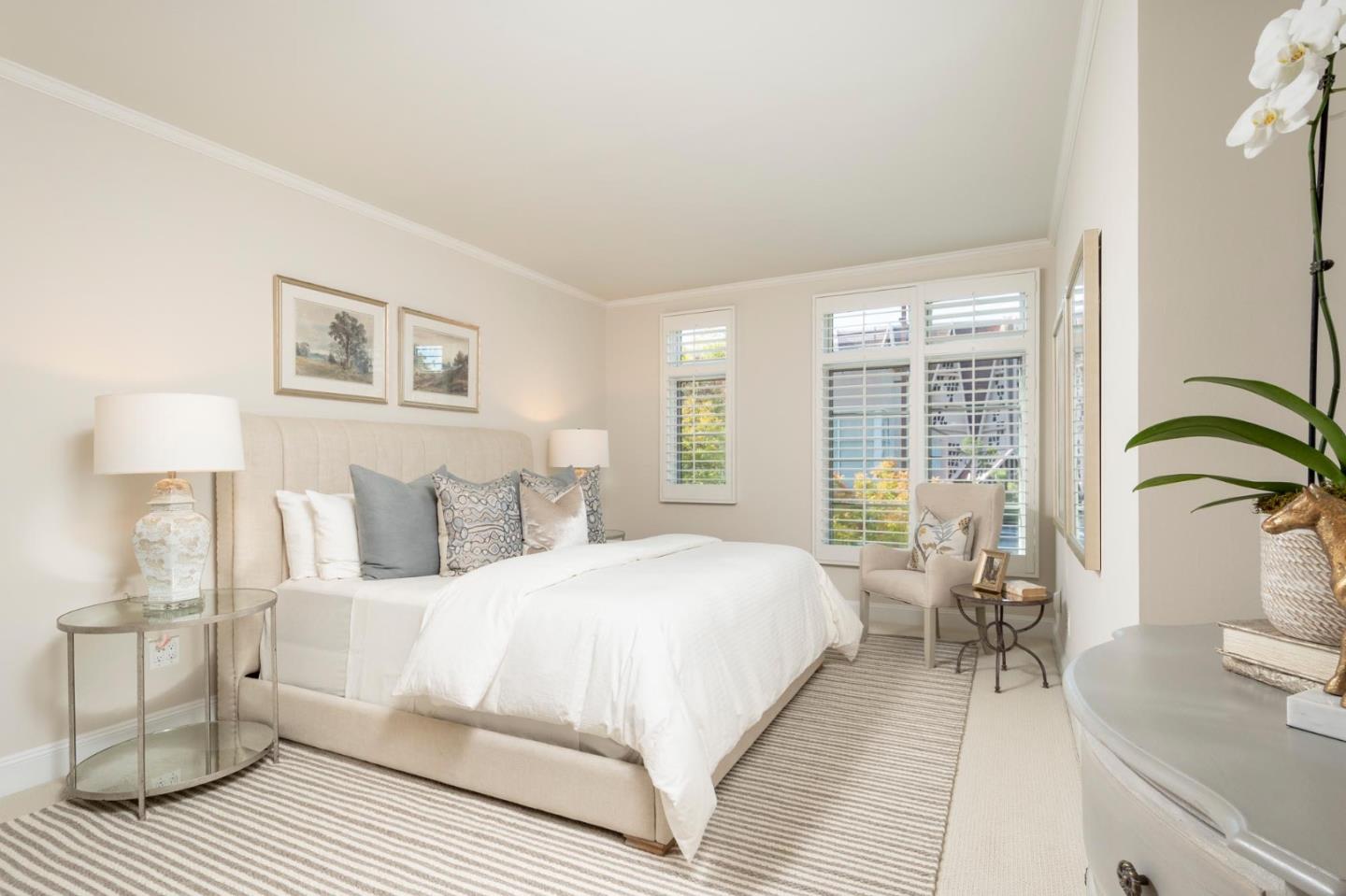 Detail Gallery Image 6 of 27 For 555 Byron St #201,  Palo Alto,  CA 94301 - 3 Beds | 2/1 Baths