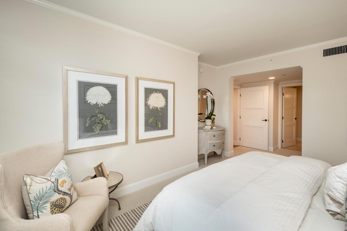 Detail Gallery Image 7 of 27 For 555 Byron St #201,  Palo Alto,  CA 94301 - 3 Beds | 2/1 Baths