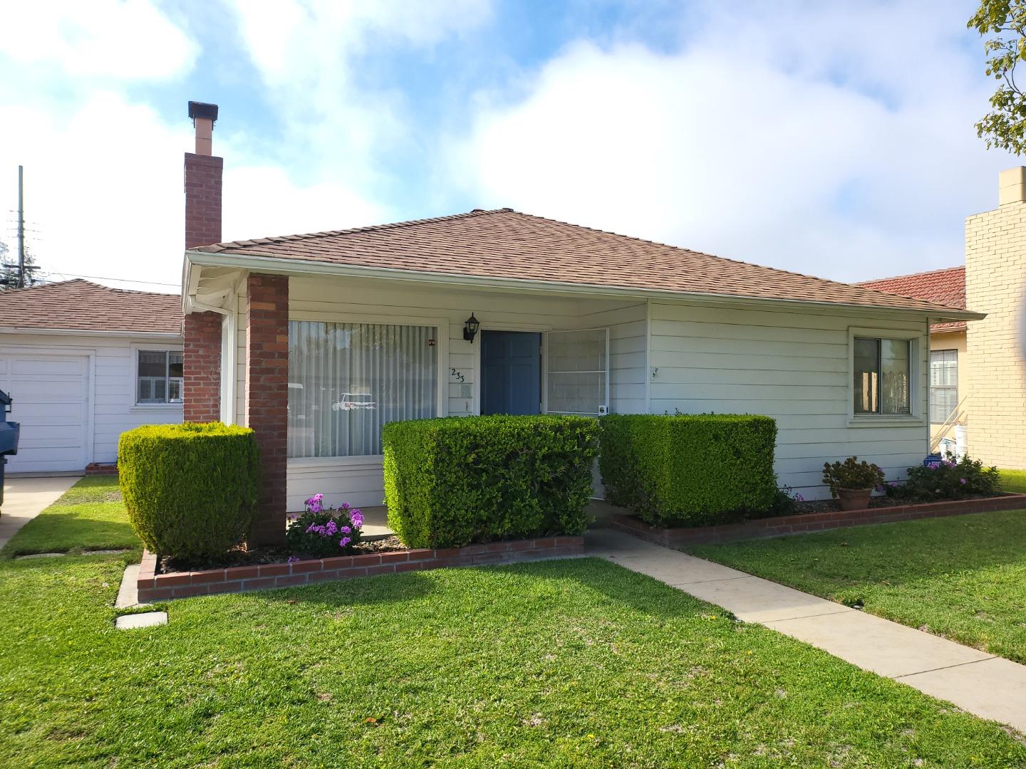 Detail Gallery Image 1 of 1 For 233 Angelus Dr, Salinas,  CA 93906 - 3 Beds | 2 Baths