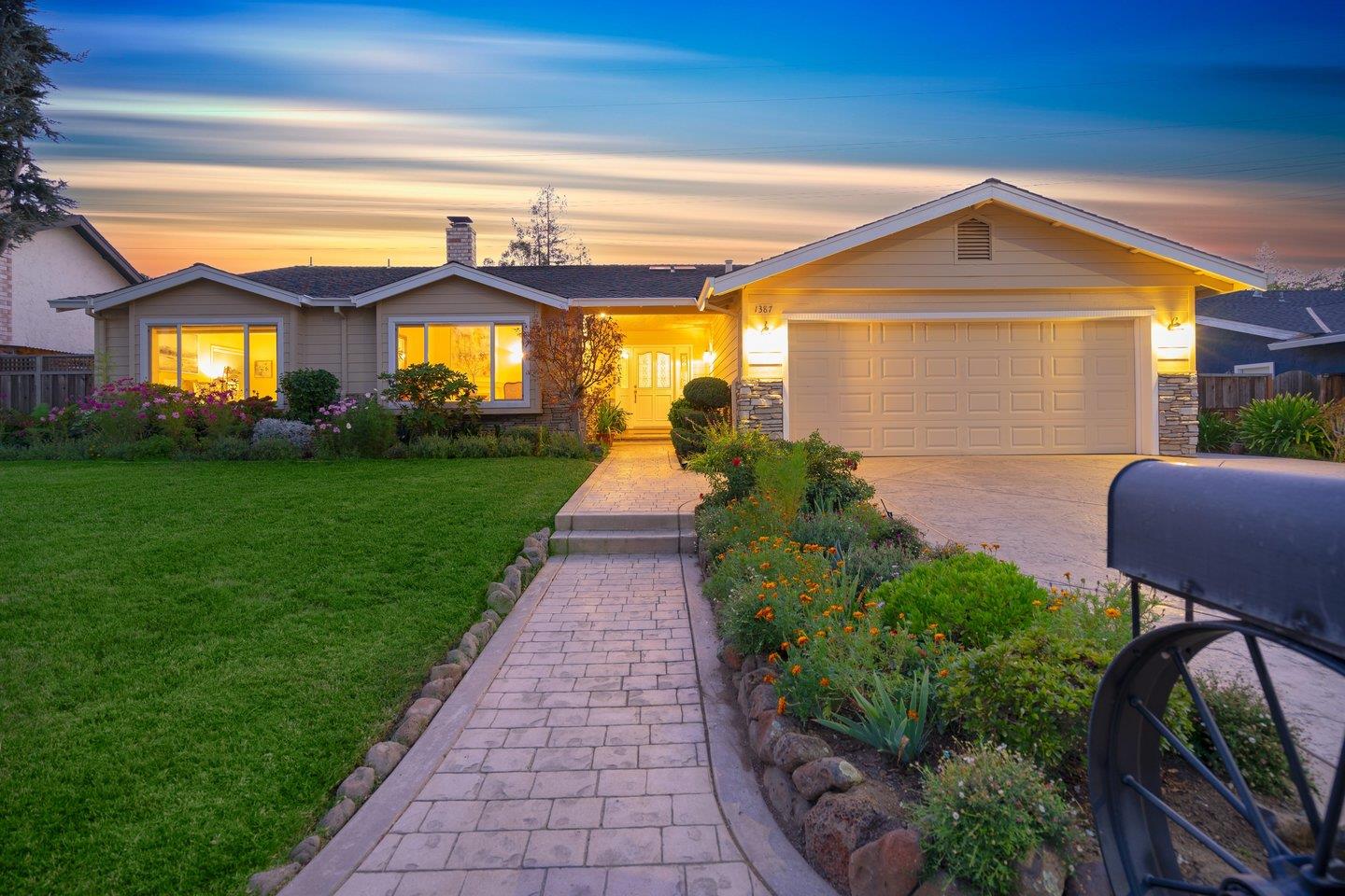 1387 Bedford Ave, Sunnyvale, CA 94087 4 Beds 2/1 Baths (Sold