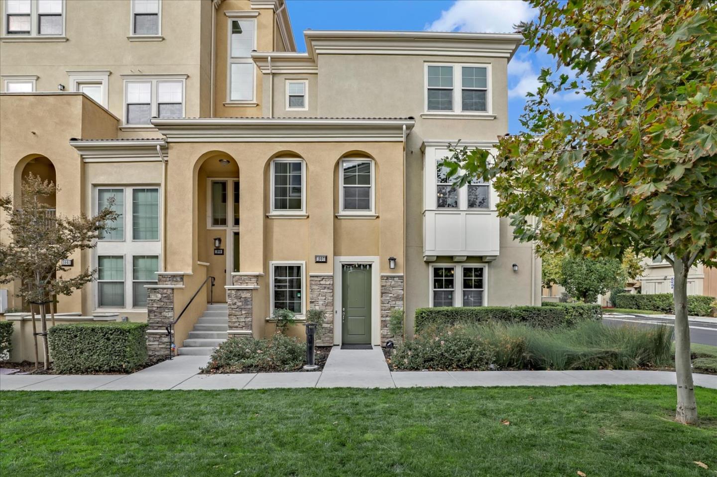 Detail Gallery Image 1 of 1 For 1997 Trento Loop, Milpitas,  CA 95035 - 3 Beds | 3/1 Baths